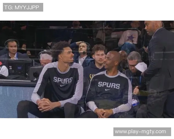 年度十大搞笑瞬间布朗发际线引发的笑料与班炮卡bug的尴尬时刻 年度十大搞笑瞬间布朗发际线引发的笑料与班炮卡bug的尴尬时刻