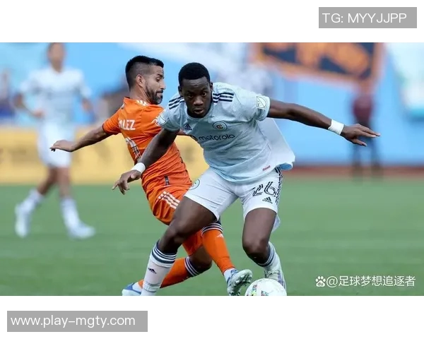 德媒报道杜兰维尔或将一月租借离开多特蒙德寻求更多出场机会