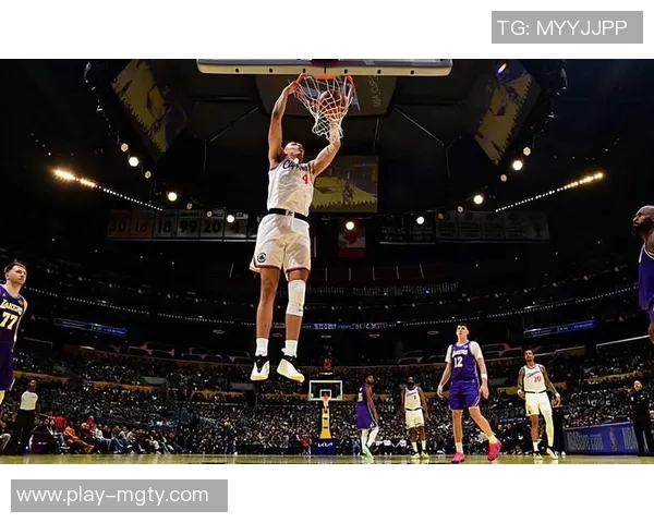 科比桑德斯基本功扎实潜力无限有望成为球队的重要贡献者